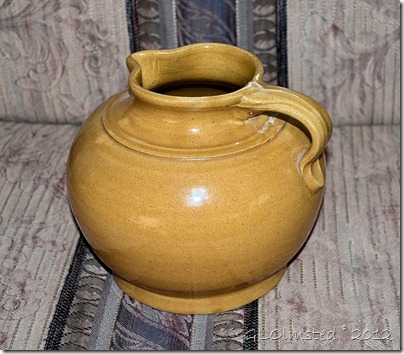 02a Old ceramic pitcher $10 Skyline yard sale Yarnell AZ (1024x897)