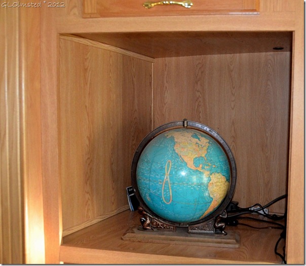 03 Cram Lighted Globe Supported by Twin Atlases (1024x889)