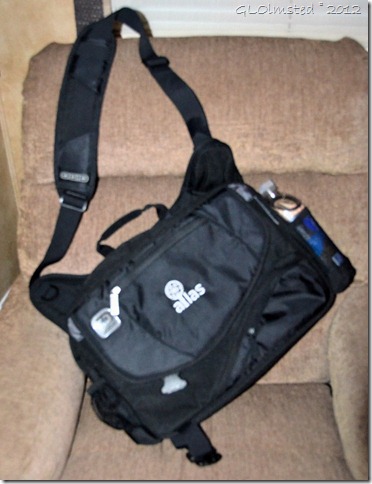 01 180 $10 cross shoulder travel bag from thrift store in Prescott AZ (786x1024)