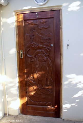 03 a3007 Carved room door at TeTeMuka B&B Lodge Kokstad KwaZulu-Natal SA fff66 (691x1024)