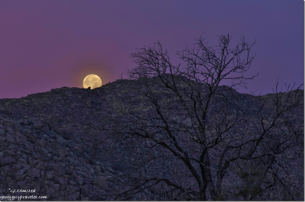 Super moon set Weaver Mountans Yarnell Arizona