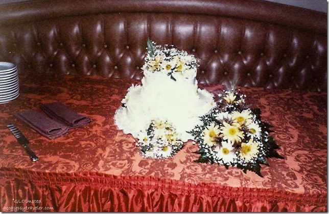 Ron & Gaelyn wedding cake & flowers Sharkos resturant Lisle Illinois