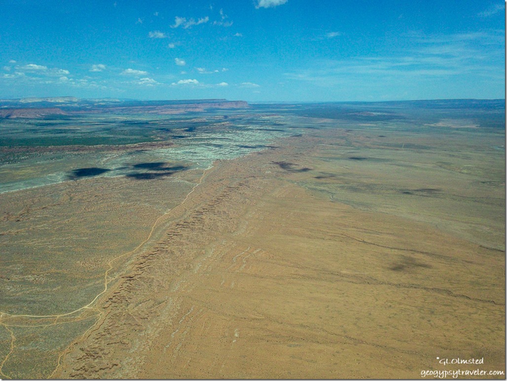 valley plateau from plane Arizona-Utah