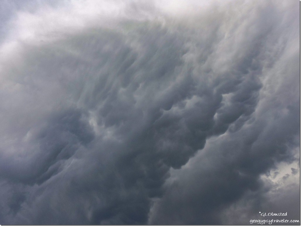 mammatus clouds Yarnell Arizona