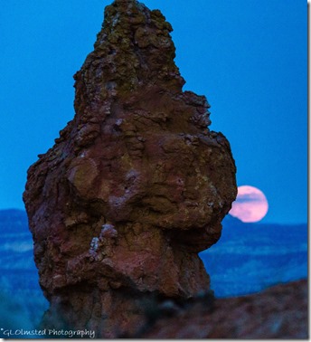 hoodoo full moon rise Queen's Garden trail Bryce Canyon National Park Utah