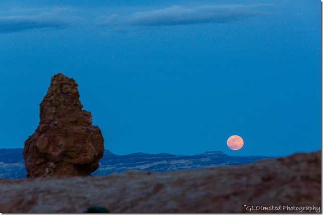 hoodoo full moon rise Queen's Garden trail Bryce Canyon National Park Utah