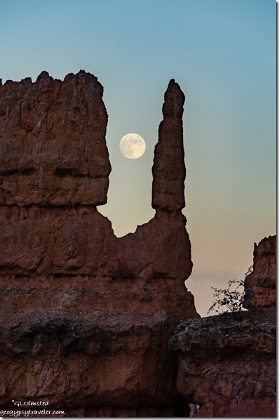 Hoodoos full moon rise sunset Navajo Loop Trail Bryce Canyon National Park Utah