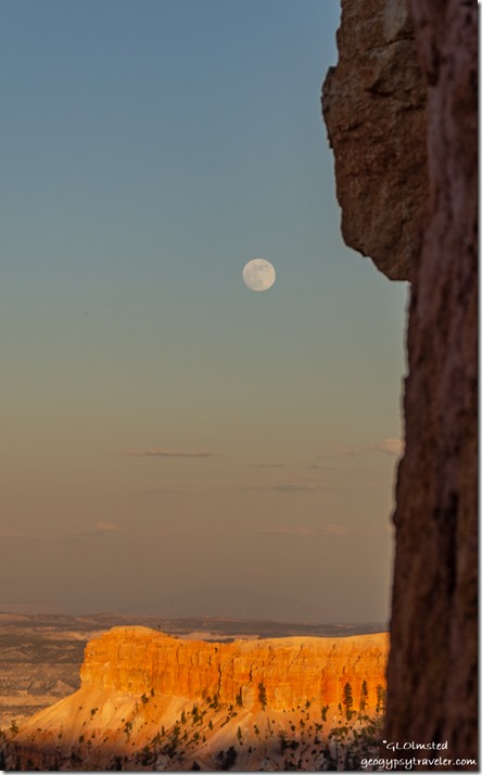 Pink Cliffs valley Earth Shadow moon Navajo Loop trail Bryce Canyon National Park Utah