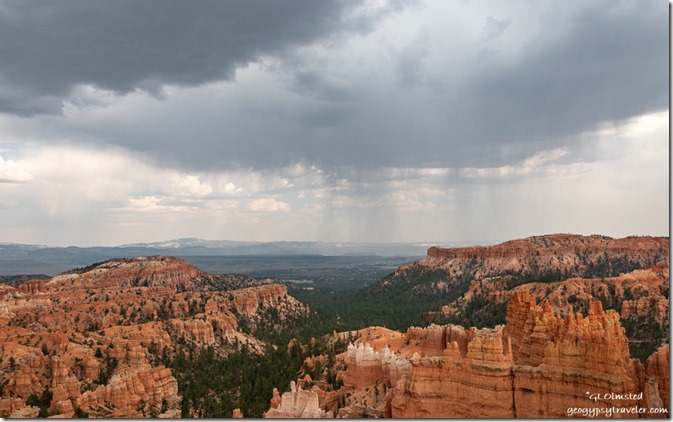hoodoos valley storm clouds rain Bryce Canyon National Park Utah