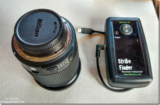 18-300mm lens & lightning trigger