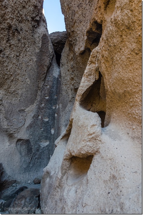 Hand & toe holes Banshee Canyon Rings Loop Trl Hole in the Wall Mojave Natonal Preserve California