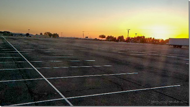 parking lot sunrise border AZ Mexico
