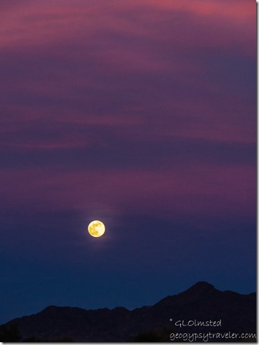 11c DSC_0097lecwfbr New Water Mts full Cold moon rise sunset clouds La Posa S BLM Quartzsite AZ fb